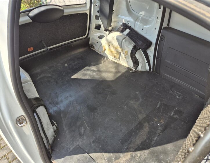 Škoda Praktik Skříň 1,6 l 66 kw