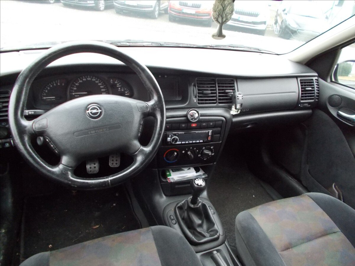 Opel Vectra Sedan 1,6 l 74 kw