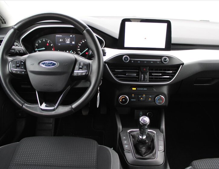 Ford Focus Kombi 999,0 74 kw