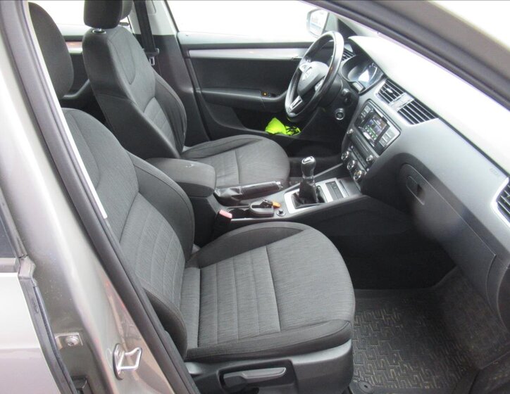 Škoda Octavia Sedan / Limuzína 1,6 l 81 kw