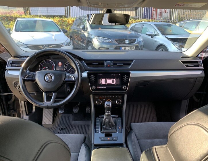 Škoda Superb Sedan / Limuzína 1,5 l 110 kw