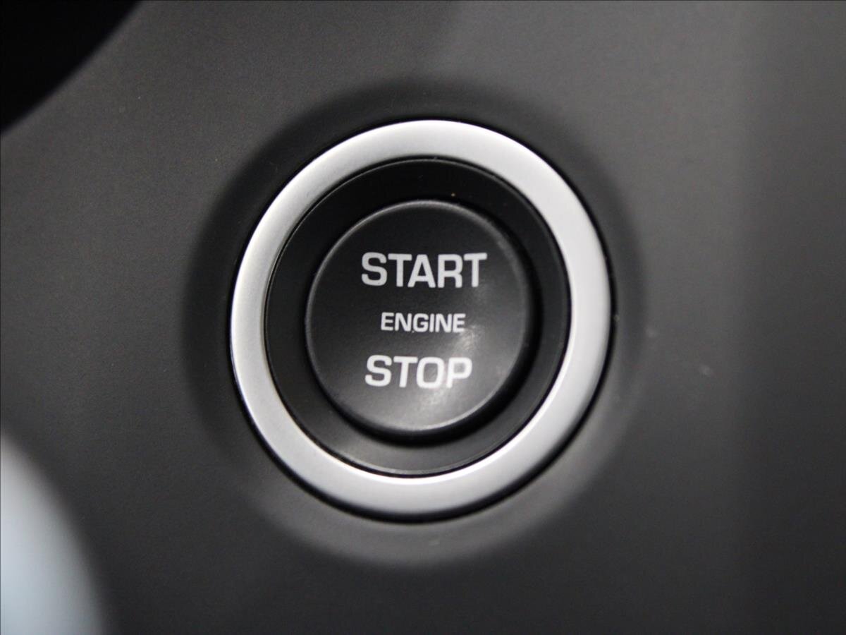 Jaguar E-Pace SUV / Terénní 2,0 l 183 kw