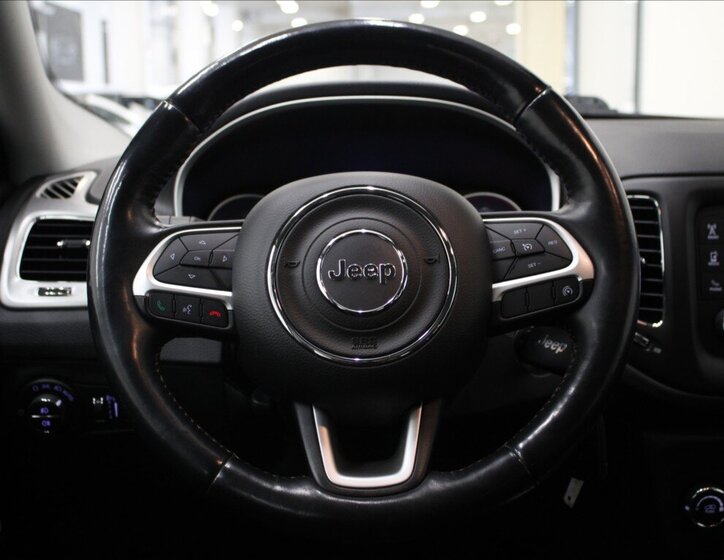 Jeep Compass SUV / Terénní 1,6 l 88 kw