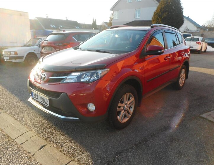 Toyota RAV4 SUV 2,0 l 111 kw