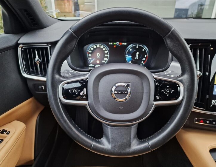 Volvo V90 Kombi 2,0 l 173 kw