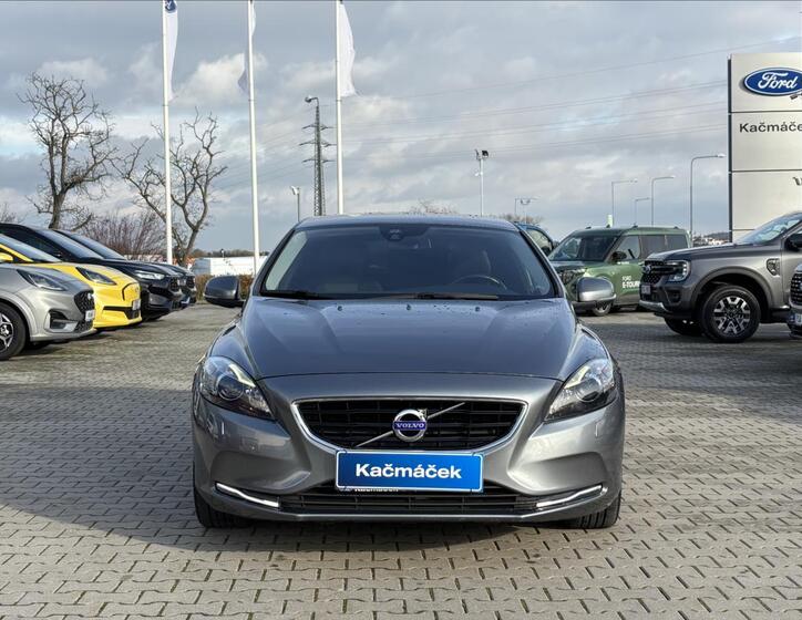Volvo V40 8