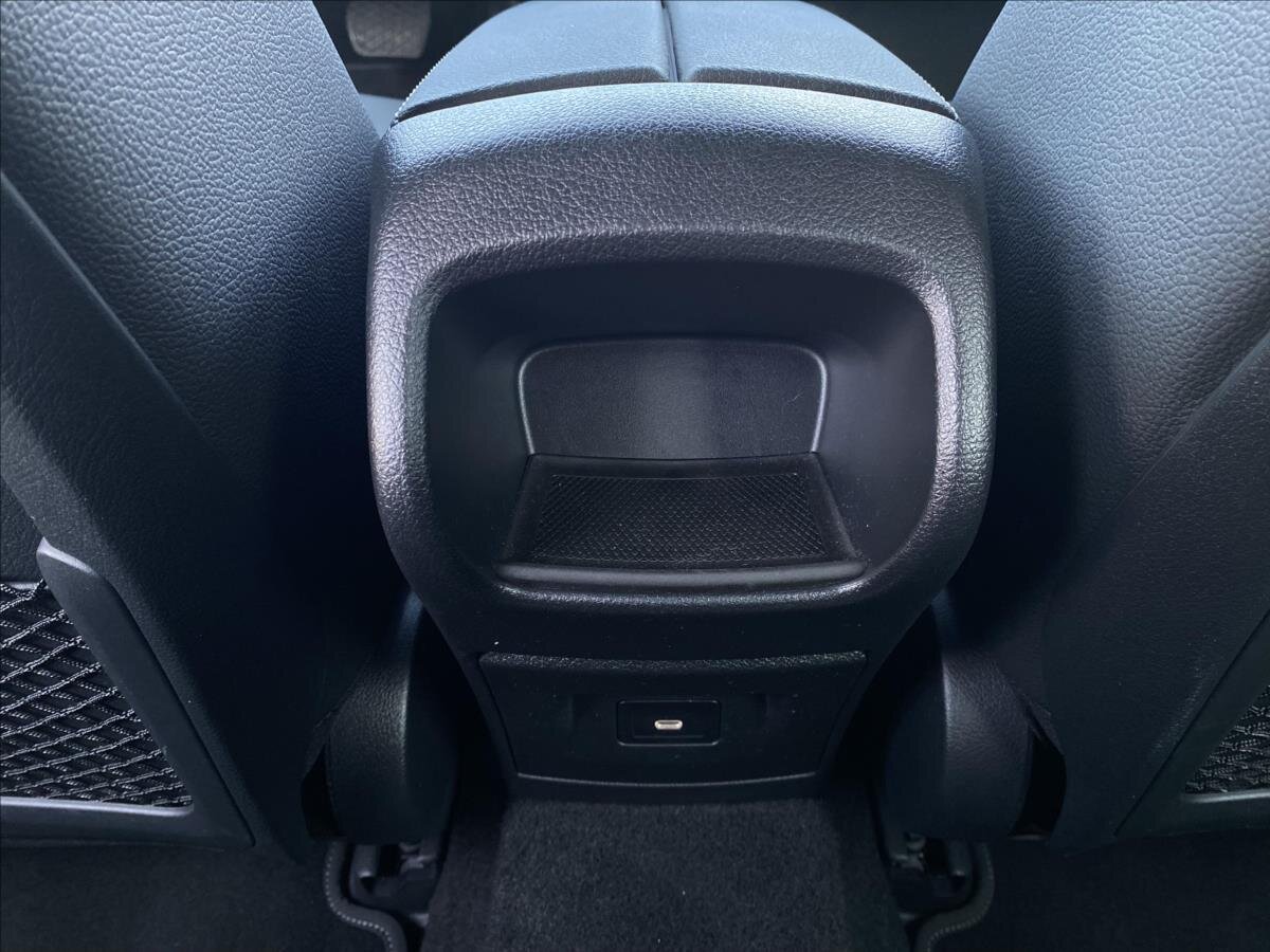 Mercedes-Benz Třídy A Hatchback 1,3 l 120 kw