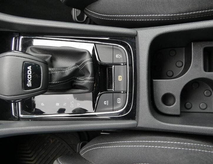 Škoda Karoq SUV / Terénní 1,5 l 110 kw