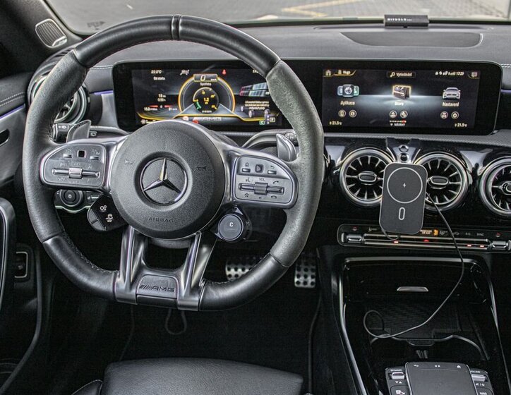 Mercedes-Benz CLA Kombi 2,0 l 321 kw
