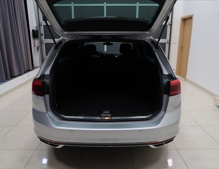 Volkswagen Passat Kombi 2,0 l 147 kw