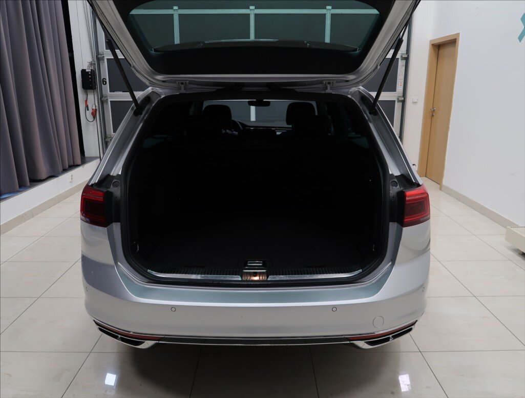 Volkswagen Passat Kombi 2,0 l 147 kw