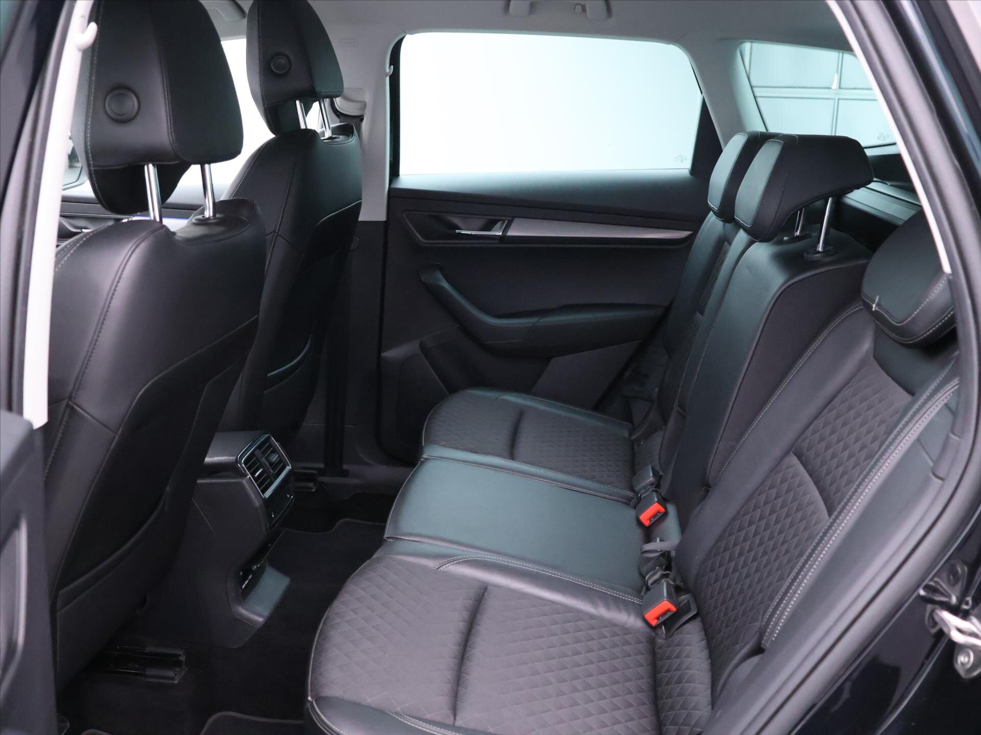 Škoda Karoq SUV / Terénní 1,6 l 85 kw