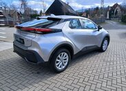 Toyota C-HR SUV / Terénní 1,8 l 72 kw