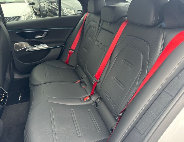 Mercedes-Benz Třídy E Sedan / Limuzína 3,0 l 330 kw