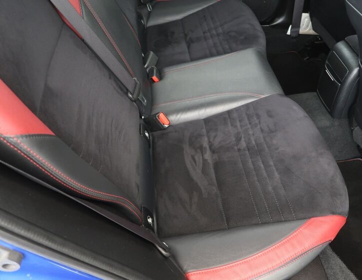 Subaru WRX STI Sedan / Limuzína 2,5 l 221 kw