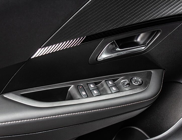 Peugeot 208 Hatchback 1,2 l 81 kw