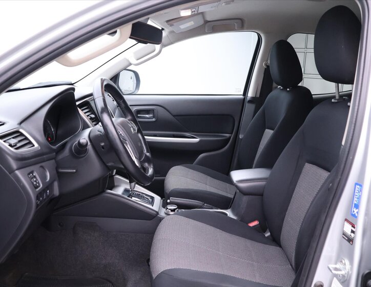 Mitsubishi L200 Pick-up 2,3 l 110 kw