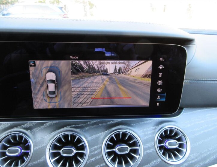 Mercedes-Benz CLS Sedan 3,0 l 270 kw