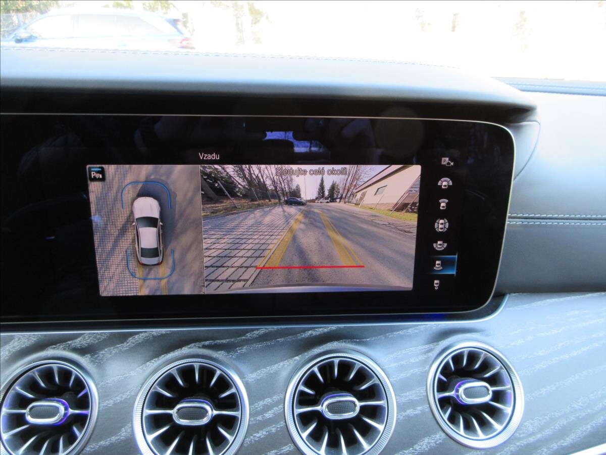 Mercedes-Benz CLS Sedan 3,0 l 270 kw