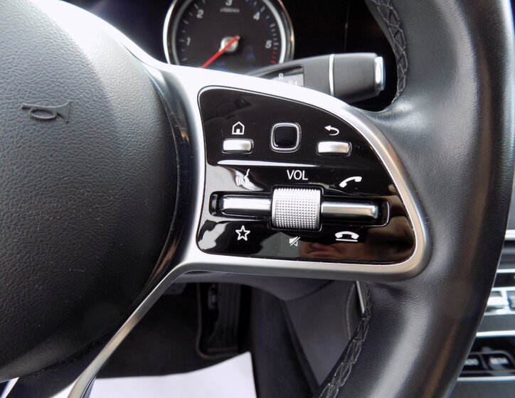 Mercedes-Benz Třídy E 33