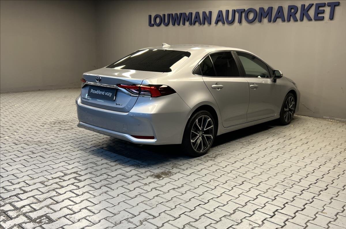 Toyota Corolla Sedan / Limuzína 1,8 l 72 kw