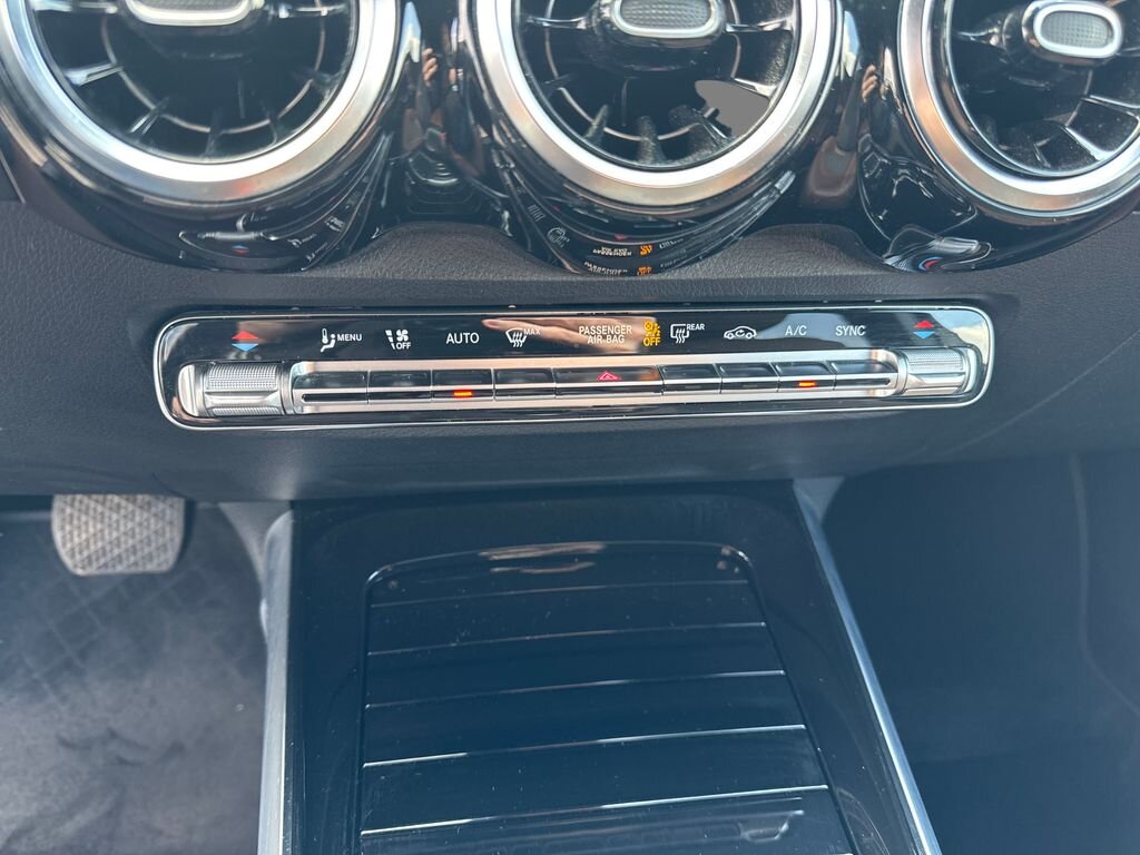 Mercedes-Benz GLB SUV / Terénní 1,3 l 100 kw