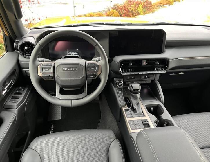 Toyota Land Cruiser 11