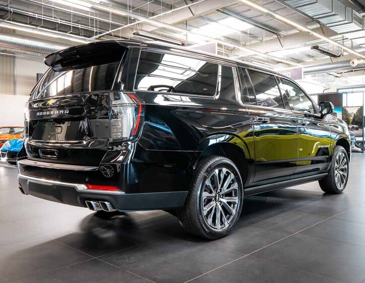 Chevrolet Suburban SUV 6,2 l 313 kw