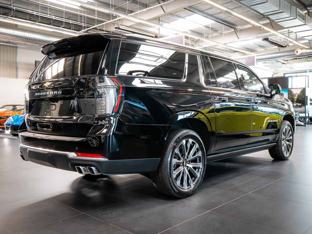 Chevrolet Suburban SUV 6,2 l 313 kw