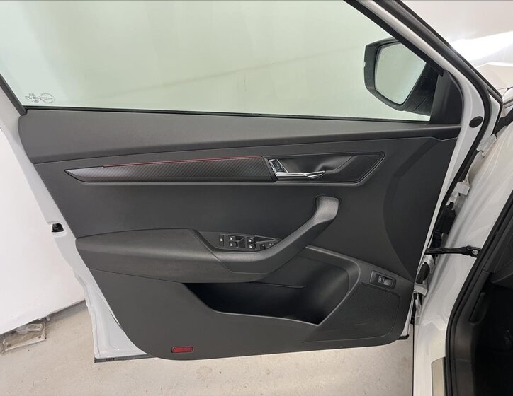 Škoda Karoq SUV / Terénní 1,5 l 110 kw