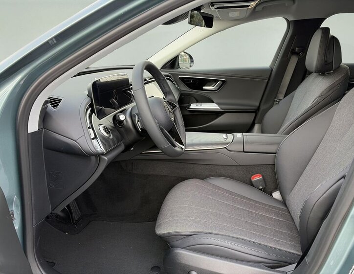 Mercedes-Benz Třídy E Sedan / Limuzína 2,0 l 145 kw