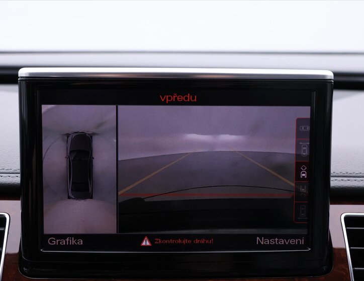 Audi A8 Sedan 4,2 l 273 kw