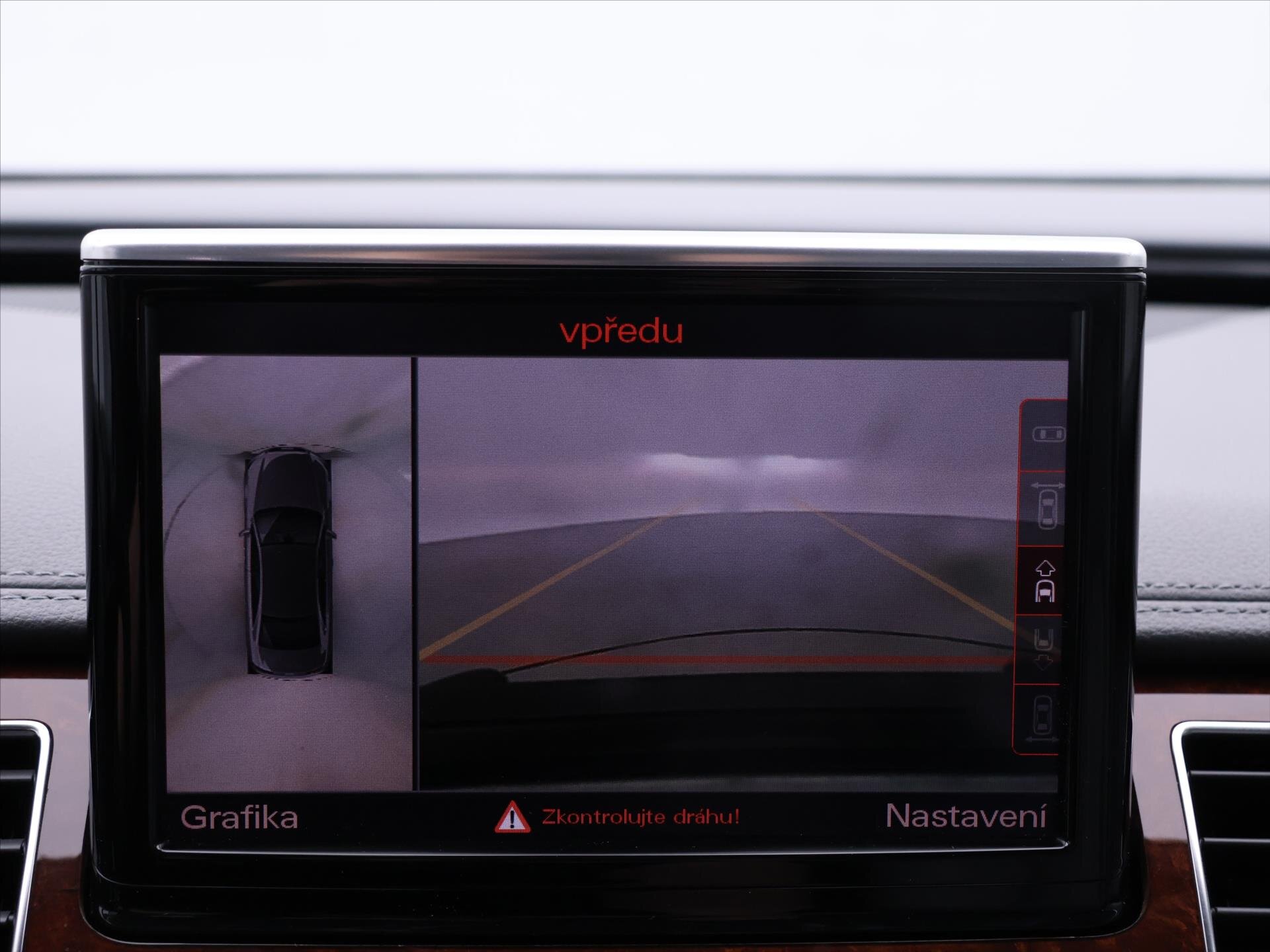 Audi A8 Sedan 4,2 l 273 kw