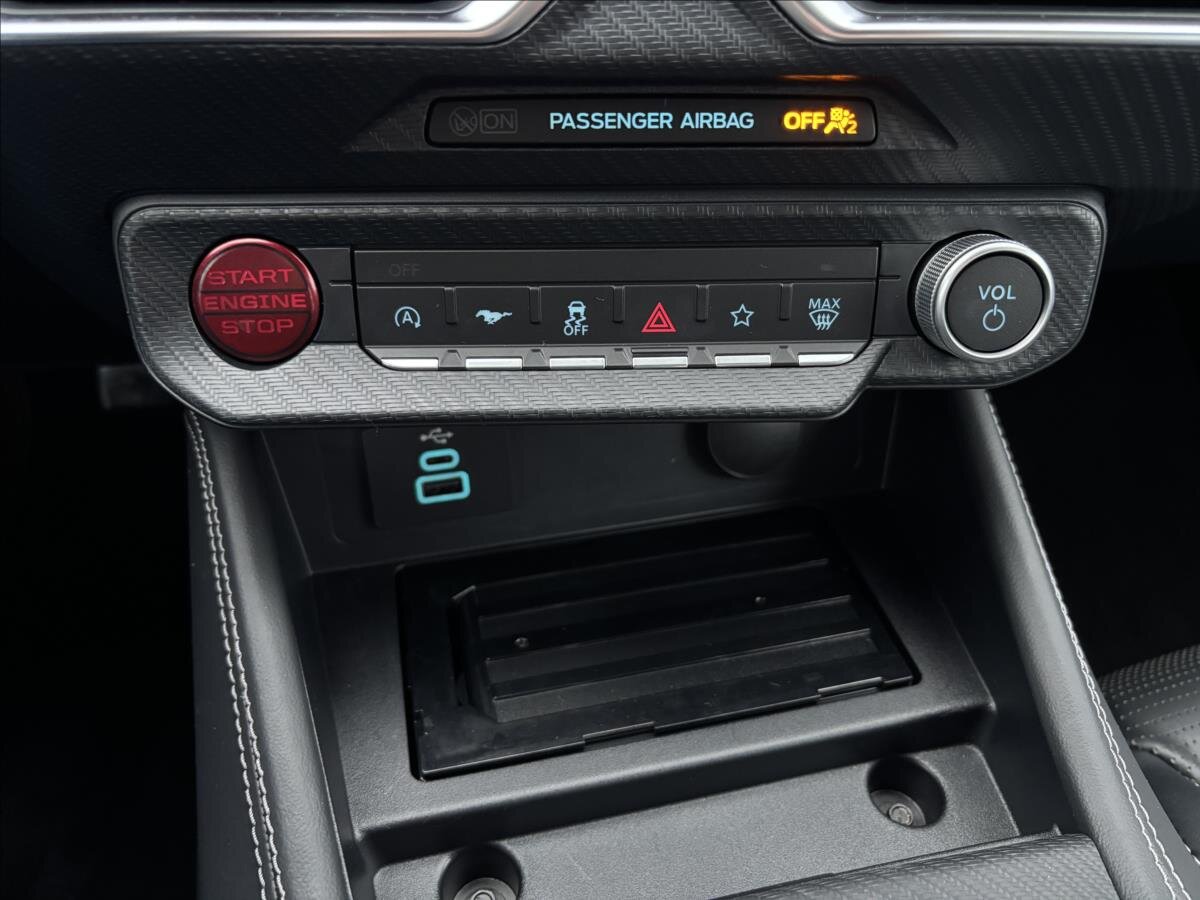 Ford Mustang Kupé 5,0 l 328 kw