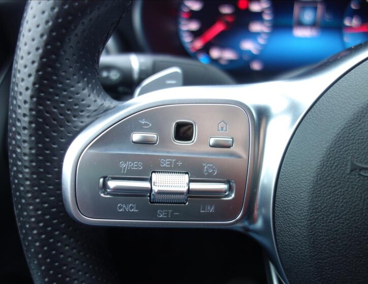 Mercedes-Benz Třídy C Sedan 2,0 l 143 kw