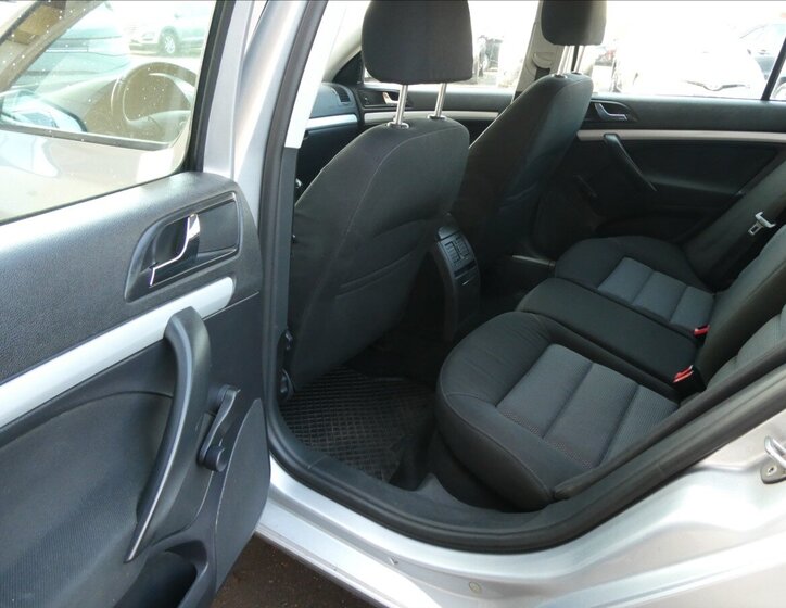 Škoda Octavia Sedan / Limuzína 1,6 l 85 kw