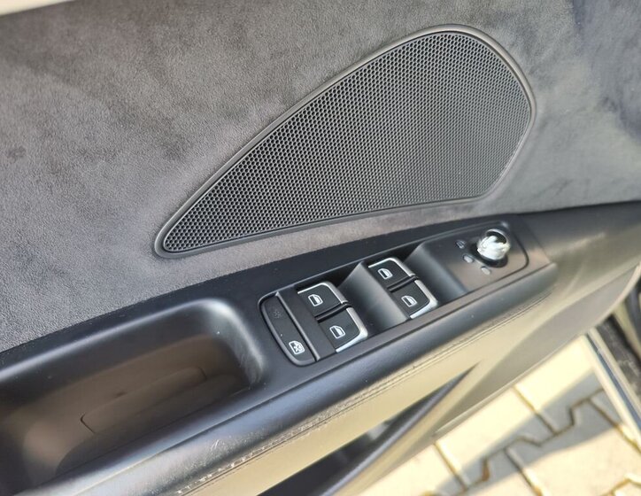 Audi A8 Sedan / Limuzína 3,0 l 190 kw