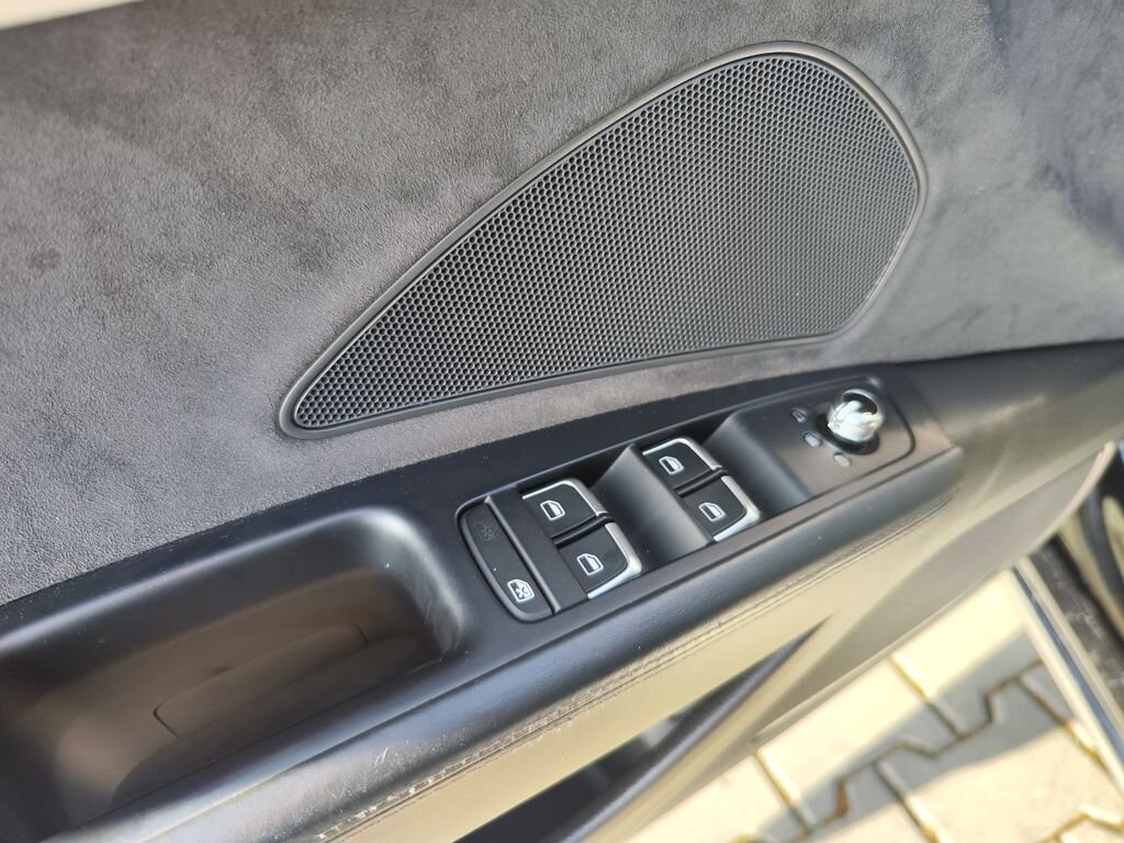 Audi A8 Sedan / Limuzína 3,0 l 190 kw