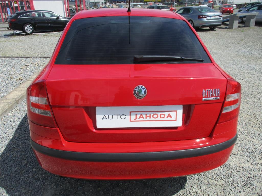 Škoda Octavia Sedan / Limuzína 1,6 l 75 kw