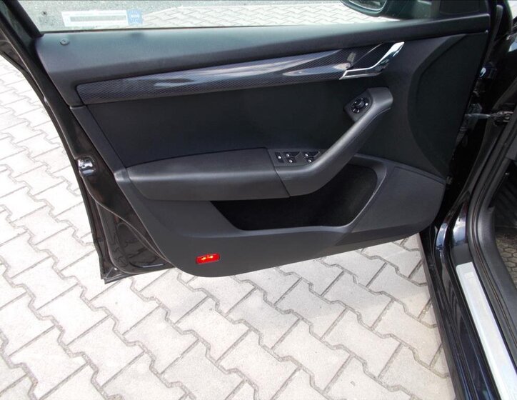 Škoda Octavia Sedan / Limuzína 2,0 l 135 kw