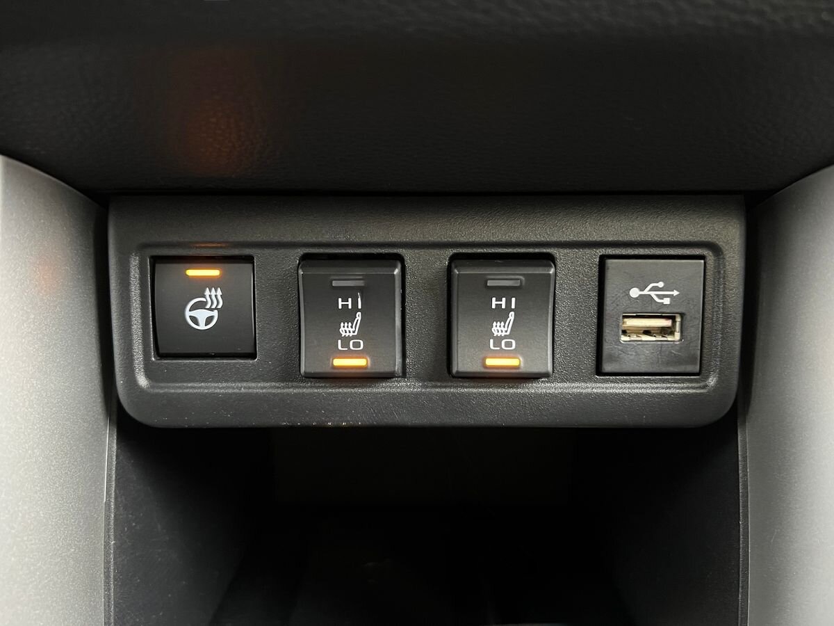 Toyota Corolla Cross SUV / Terénní 2,0 l 143 kw