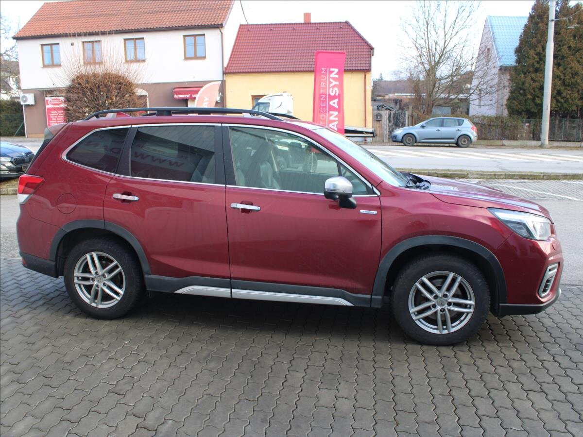 Subaru Forester SUV 2,0 l 110 kw