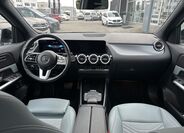 Mercedes-Benz GLA 11