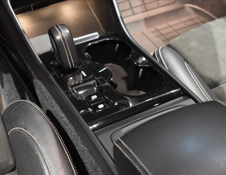 Volvo XC40 SUV 2,0 l 140 kw