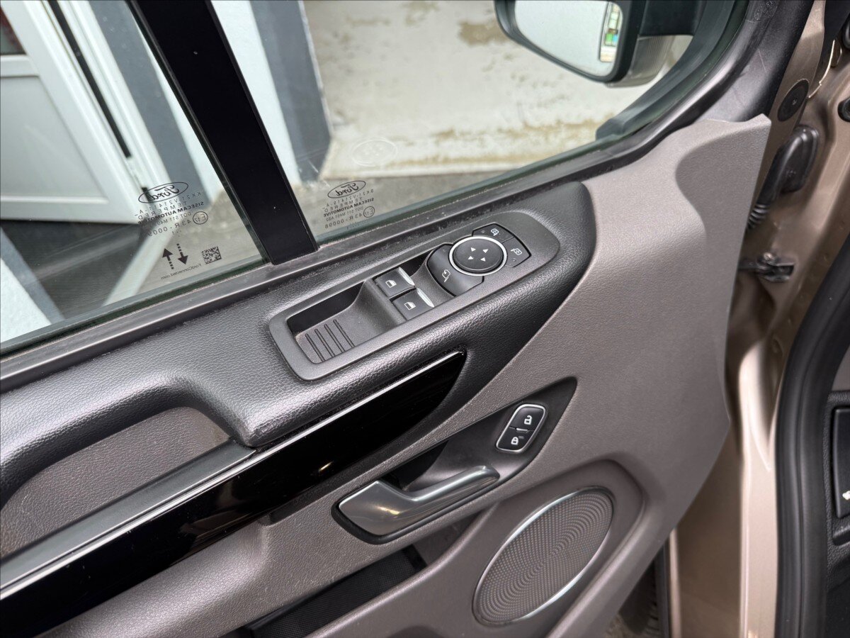 Ford Tourneo Custom MPV 2,0 l 96 kw
