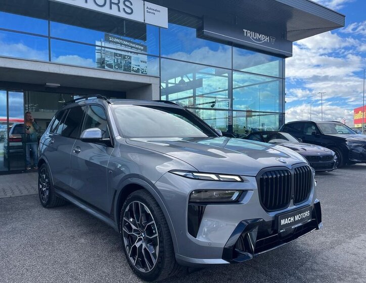BMW X7 SUV / Terénní 3,0 l 250 kw