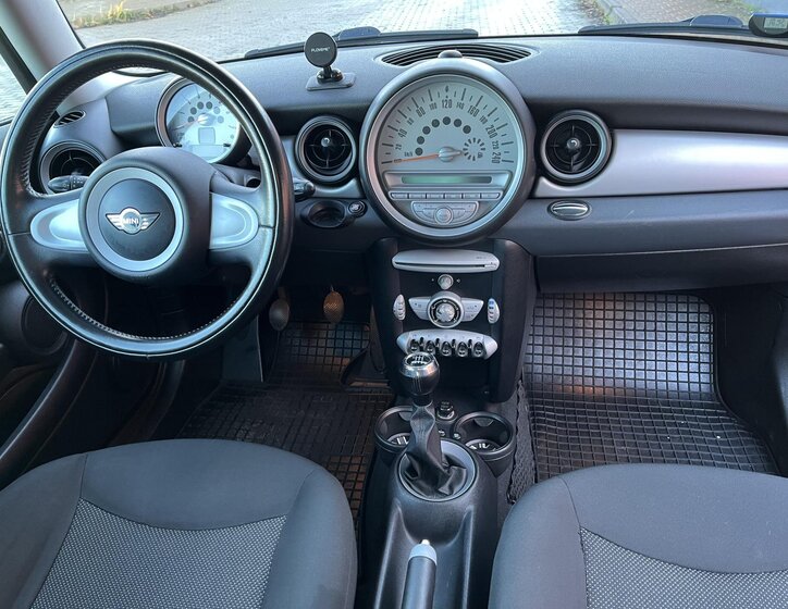Mini Clubman 11