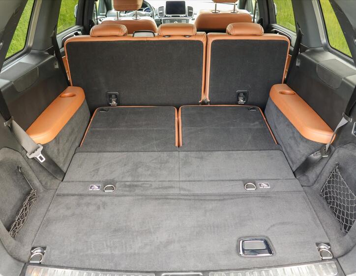 Mercedes-Benz GLS 10