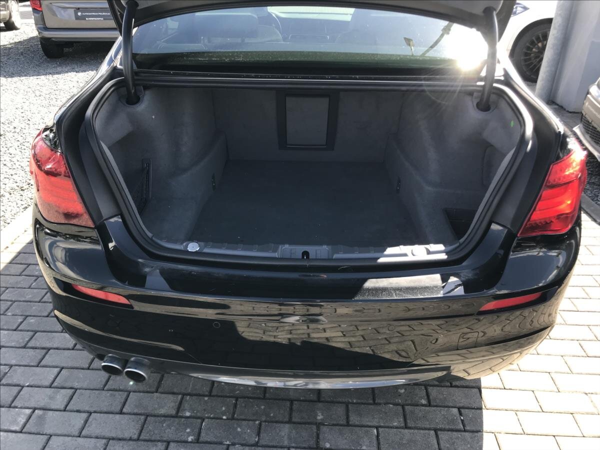 BMW Řada 7 Sedan / Limuzína 3,0 l 190 kw