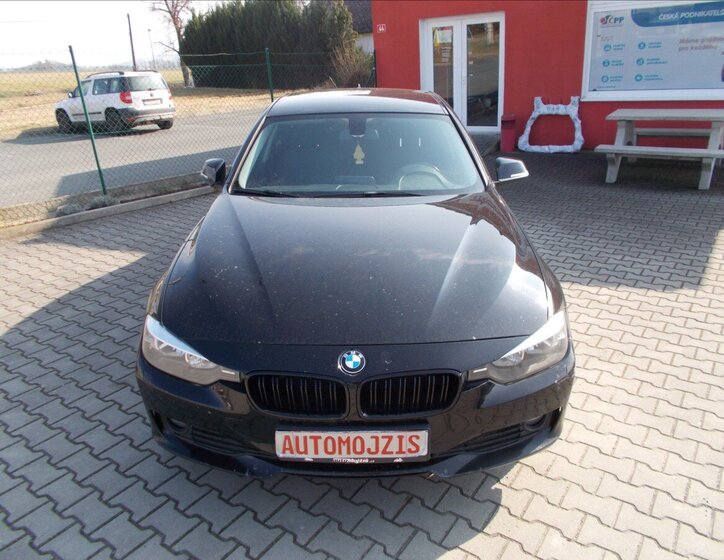 BMW Řada 3 Sedan / Limuzína 2,0 l 135 kw